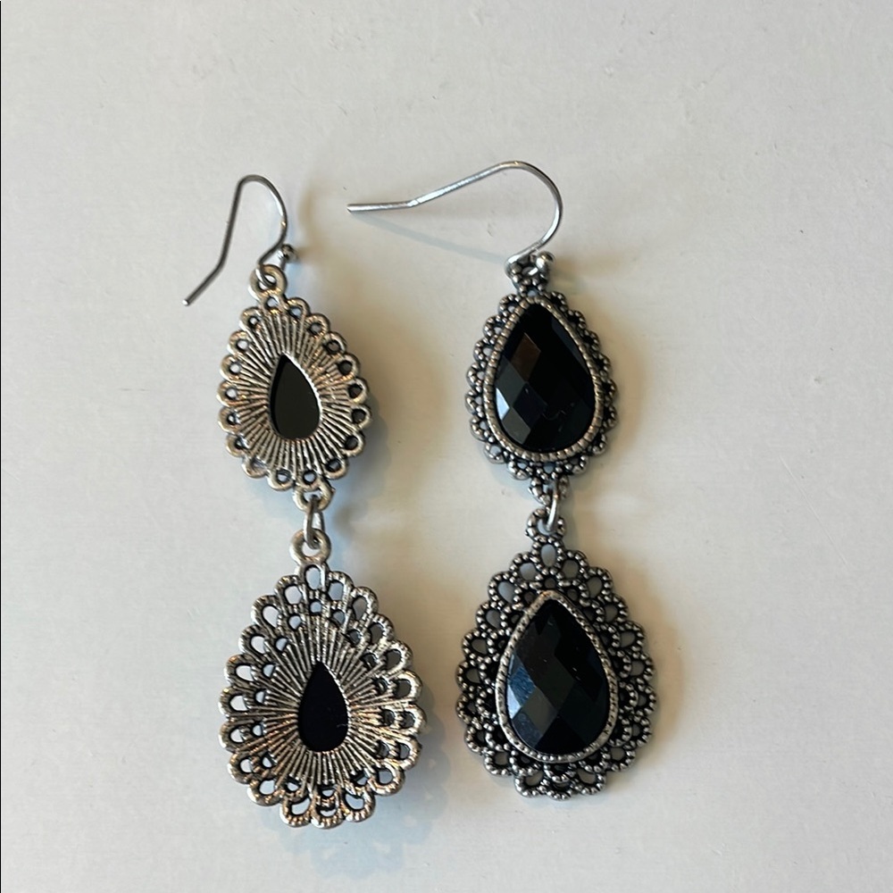 Black and Silver Teardrop Earrings with Intricate Metalwork - Picture 4 of 4
